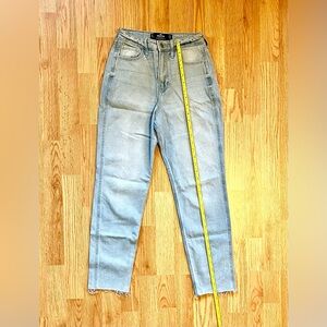 HOLLISTER ULTRA HIGH-RISE MOM JEAN HOLLISTER VINTAGE STRETCH 7S W28 L25